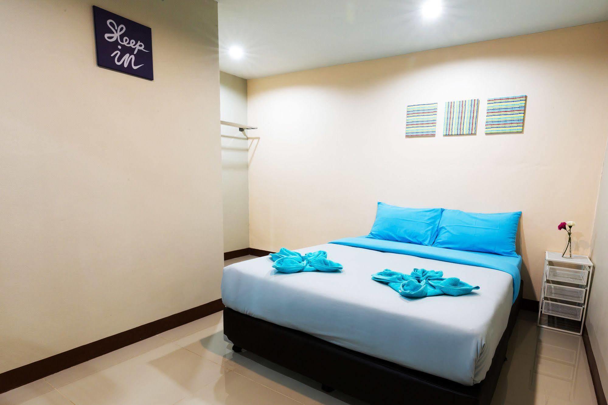 Wanderlust Bangkok Hostel Exterior foto