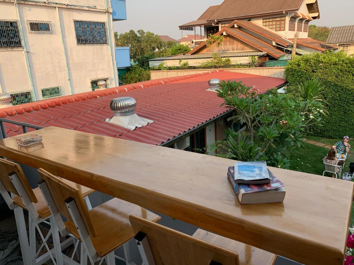 Wanderlust Bangkok Hostel Exterior foto
